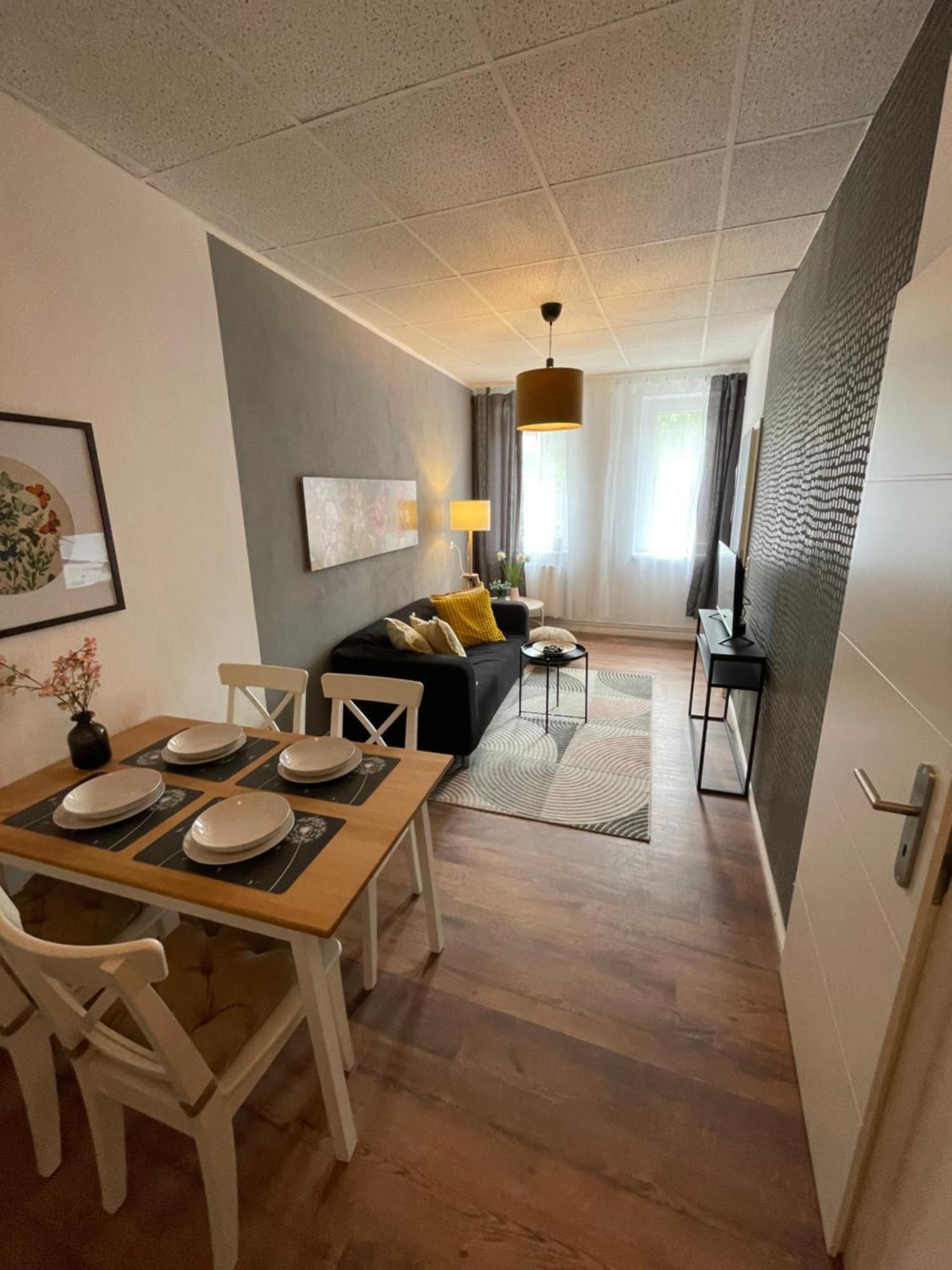 Appartement "Ilse" An Der Goitzsche Inklusive Parkplatz Bitterfeld-Wolfen Exterior foto